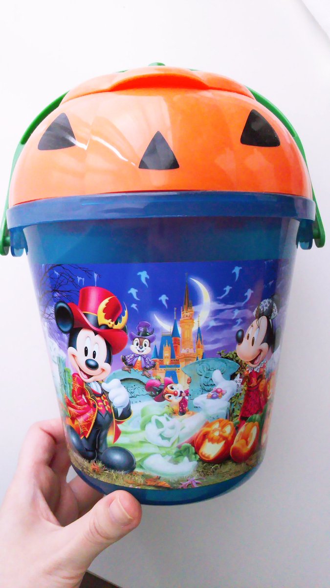 サイレントミャウ 07年のディズニーハロウィンのポップコーンバケットなんですが 何方か着払いでもらってくれる方居ませんか 1回使用後 飾ったりしまったりしてました 目立ったダメージはありませんが細かい傷はあると思います ストラップをご