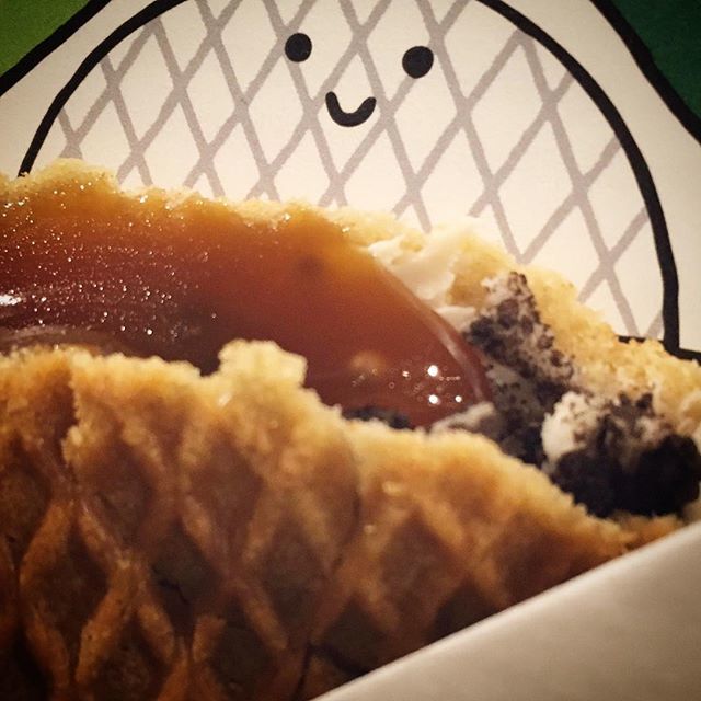 🔎NEW SEASONAL FLAVOR🎊 can you guess what it is? #sunday #stroopwafel #myster bit.ly/2RjkX7U