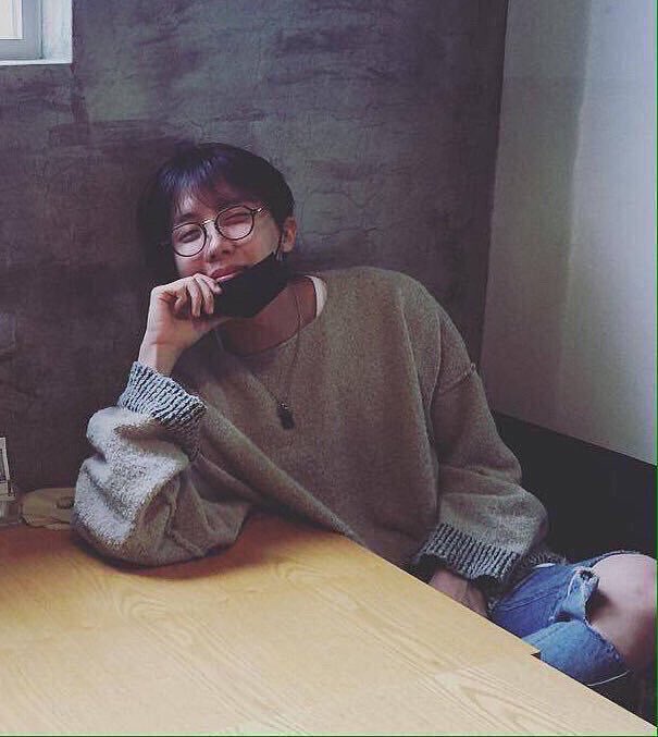 8Usrdt1fmGSU0d2's tweet image. 誰か私にホビのカッコイイ写真とテヒョンのカッコイイ写真恵んでくださーい💜

ホビとテヒョンLoveの人フォローしてね仲良く絡みたいなぁ〜*ˊᵕˋ*
#BTS #armyと絡みたい