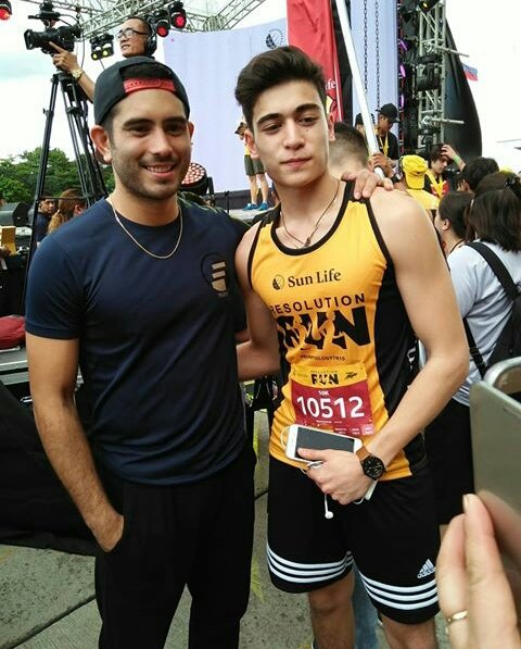 teamgeraldPH's tweet photo. Gerald Anderson with Marco Gallo. #SunVsStars
📷: cherylle4261 https://t.co/ZLPeWA7vL3 https://t.co/2bGx18craH