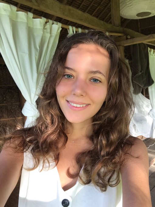 I will be back home soon and have 1 video surprise for you on the website, stay tuned! 😘 while you wait