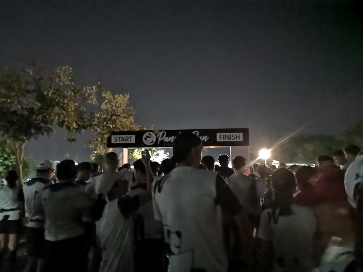 metinee110's tweet photo. เป็นแฟนพี่ต้องอดทนสิบล้อชนต้องไม่ตาย... 10k #วิถีหมี #pandarun #เต้ยเชียร์ ใครคิดถึงเก๊าไหม??55555 https://t.co/B0y9WotHmv