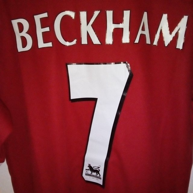 PremiumShirtsUK's tweet photo. 1998/2000 Manchester United Umbro Retro Reproduction Home Shirt

~Brand New With Tags

~BECKHAM #7 to reverse

SIZE: Large Mens. Measurements: 21.5 inches armpit to armpit and 29.5 inches in length (collar bone to hem)

~£27.50

#MUFC #BECKHAM #DAVIDBECKHAM #UMBRO #RETRO #VINTAGE https://t.co/6z8EUciDCq