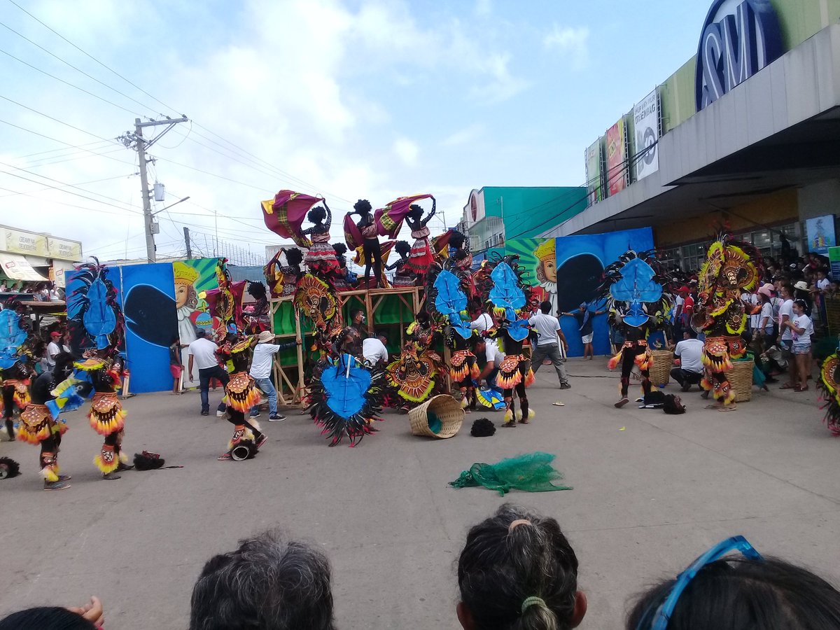 purplesaeouri's tweet photo. Dinagsa Festival in Cadiz City https://t.co/kxm7hhpRq0