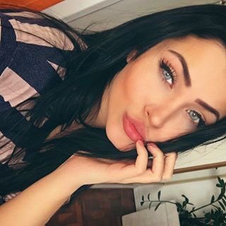 AmoresLunam's tweet image. “I admire the moon.” 

 ✯☾Rhyan MacKenna ✯☾

 ↬ Werewolf
 ↬ MacKenna Brood
 ↬ MV|MC|TW|AU|SS
 ↬ Sister to @xIrishHellion 
 ↬ Shipped w/@DemoneInferno 
 ↬ Straight|Sub Sadist Rigger 
 ↬ Original Character|No Fandom
|&amp;gt;