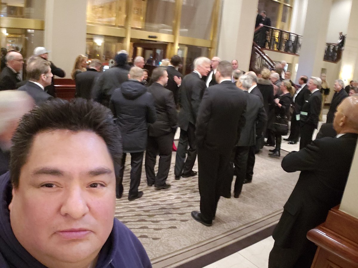 DCCelebrity's tweet photo. TONIGHT while I was practicing my "selfie game" this creeper jumped behind me.. 🙄🙄🙄 @CapitalHilton #AlfalfaDinner #3rdPic @betsyscribeindc @edhenry @tkradio @babesandballers https://t.co/2rTW3GlB9V