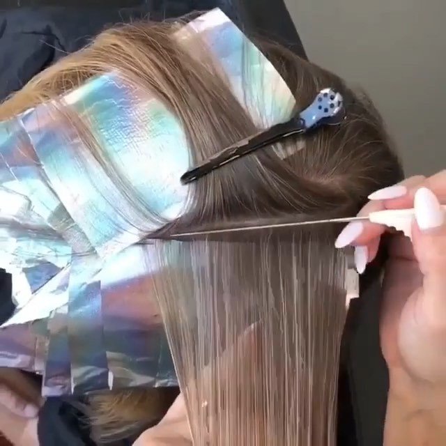 thelookallstars's tweet photo. Amazing work! Check out this strandlighting technique by @lizhaven 💕
-
Don’t you love this final look?
-
#lizhaven #strandlighting #haircoloring #haircolorido #haircolormagic #haircolortrends #haircoloration #thelookallstars #tlas_featured #colorfoil… https://t.co/t7ig9OBANb https://t.co/j2lHwcefbG