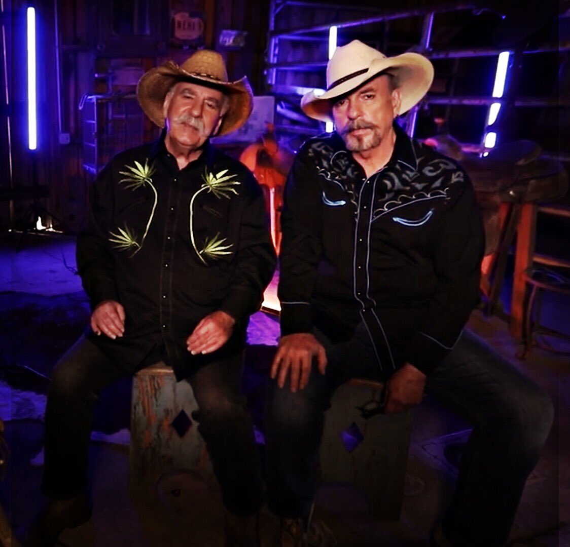 BellamyBrothers's tweet photo. 2 #soldoutnights in Tomball Tx, #thanks #mainstreetcrossing now weโre heading to the Time/Life Country Music Cruise. https://t.co/p1cSDRdWV8 https://t.co/1Dmzr8KWg9