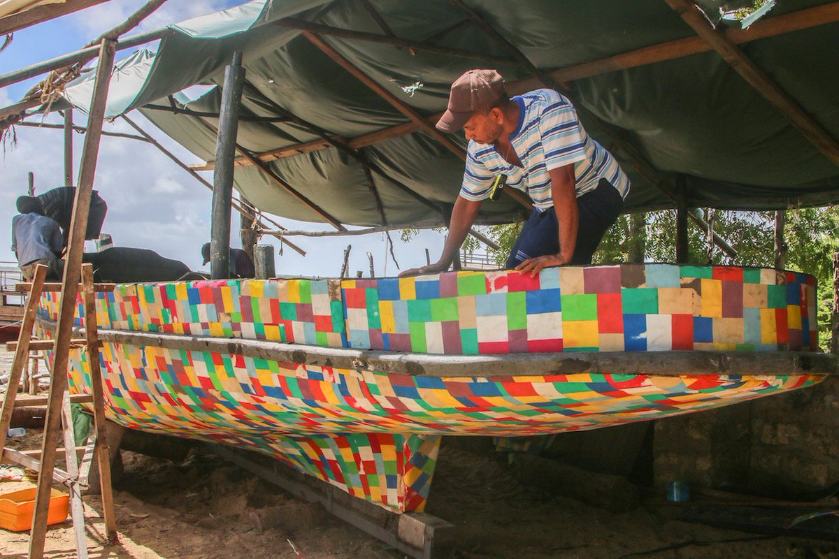 ZiaraGroup's tweet photo. The is the Headline News that should be trending about Kenya...We became the first Country to build a boat/dhow @theflipflopi from recycled plastic waste. Now sailing across the Indian Ocean from Lamu to Zanzibar on Conservation. #odeonExplosion #LatemaExplosion #MagicalKenya https://t.co/shMfUMyjgu