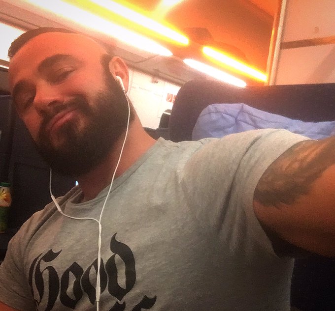 🚄🇩🇪🦁➡️🐻 / 😉💋 https://t.co/Q2jaLIKU59