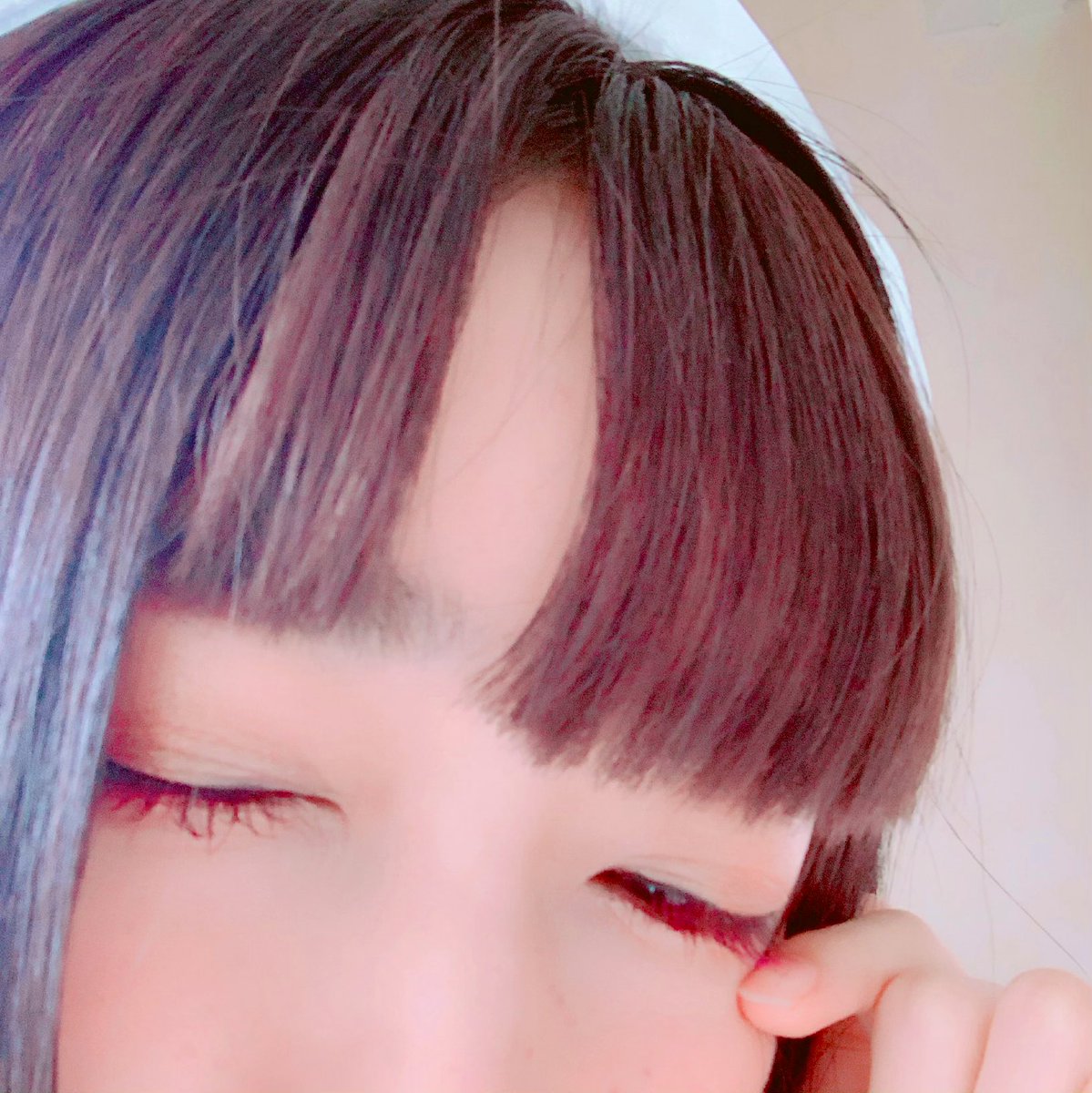 悠木碧 公式 あやねるがくれたオススメのマスカラ すごい可愛い色なの 写真だと分かりにくいんだけど 実際はゲンガーみたいな 色 赤みがかった濃い紫的な モーブピンクっていうらしいんだけども