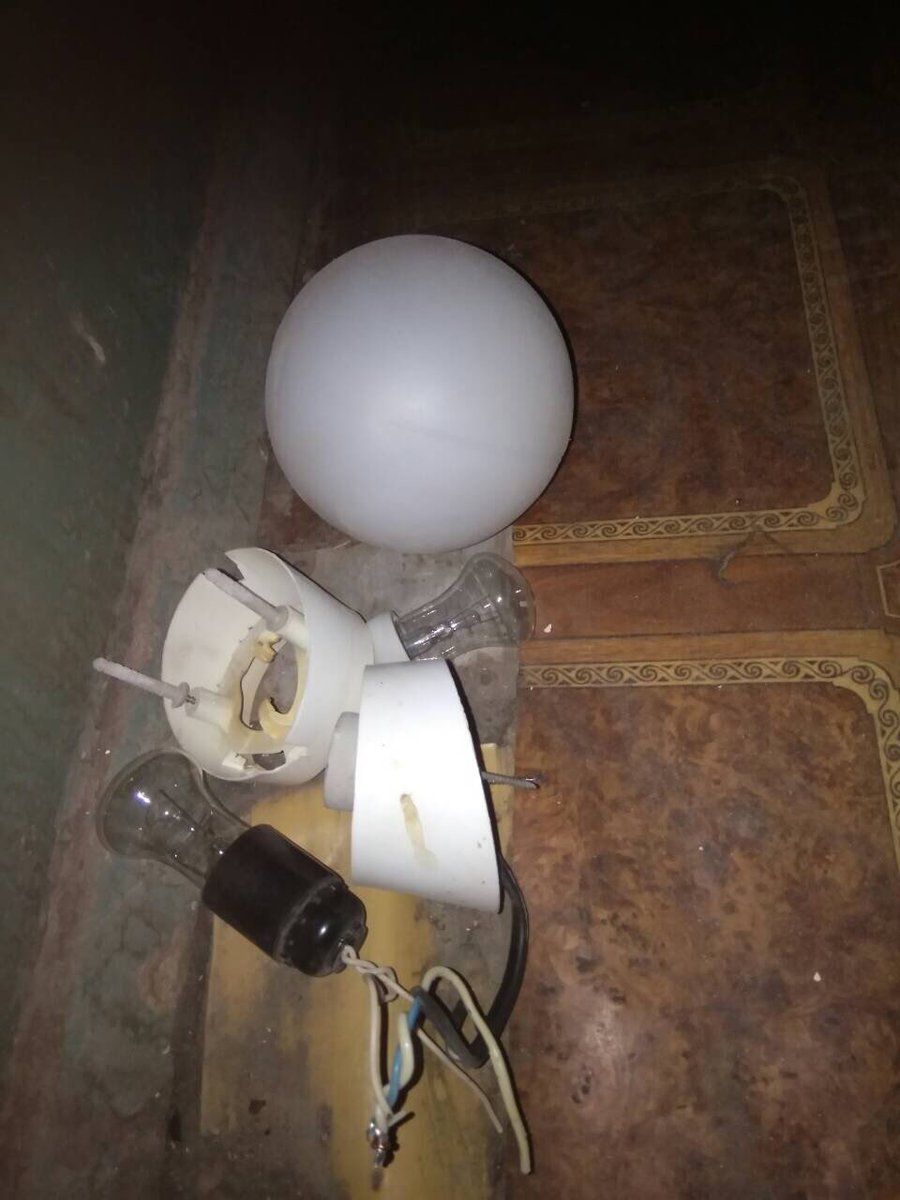 Замена обычных светильников на светодиодные💡

Димитрова 71🏠