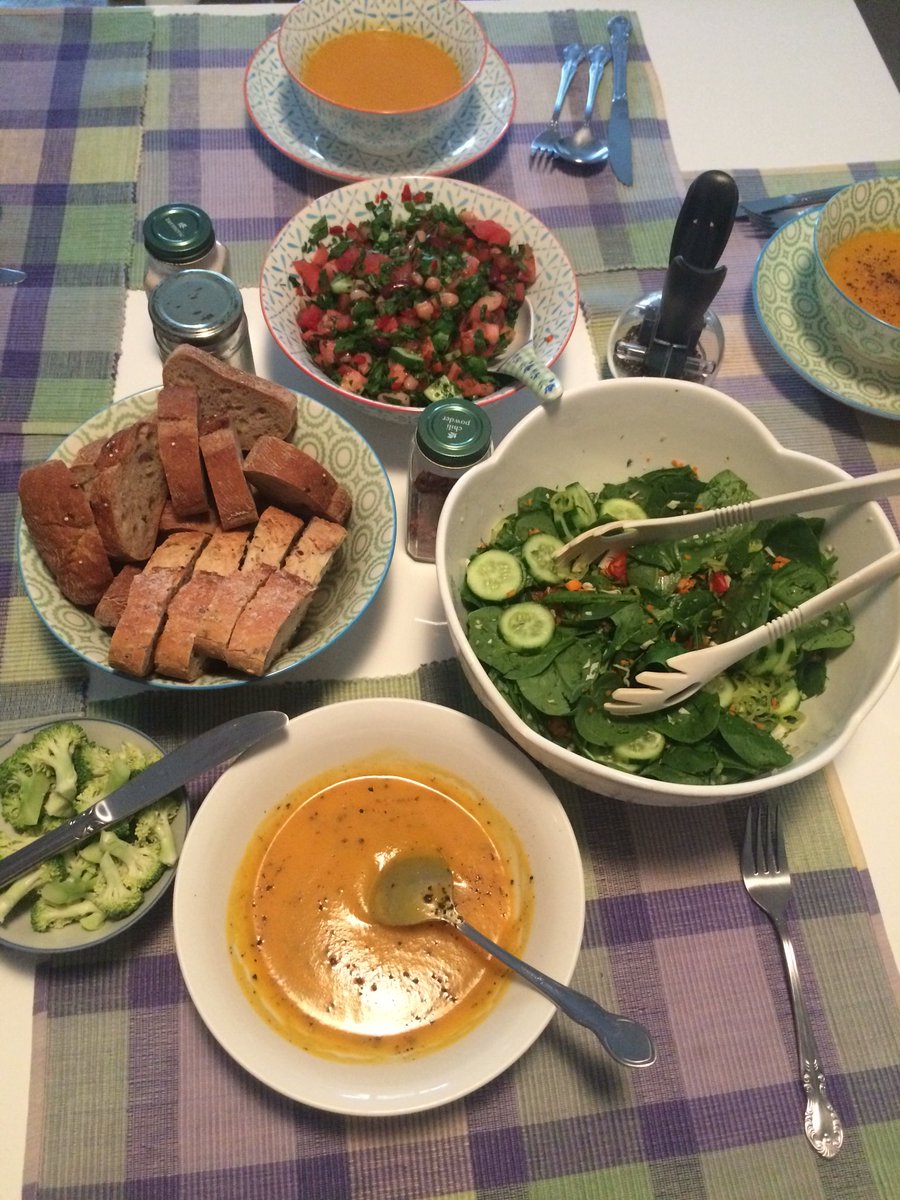 Family Dinner in Mosman #TurkishStyle 🇹🇷 still waiting on the Salmon fillets which are almost done, served with rice ofcourse 😍