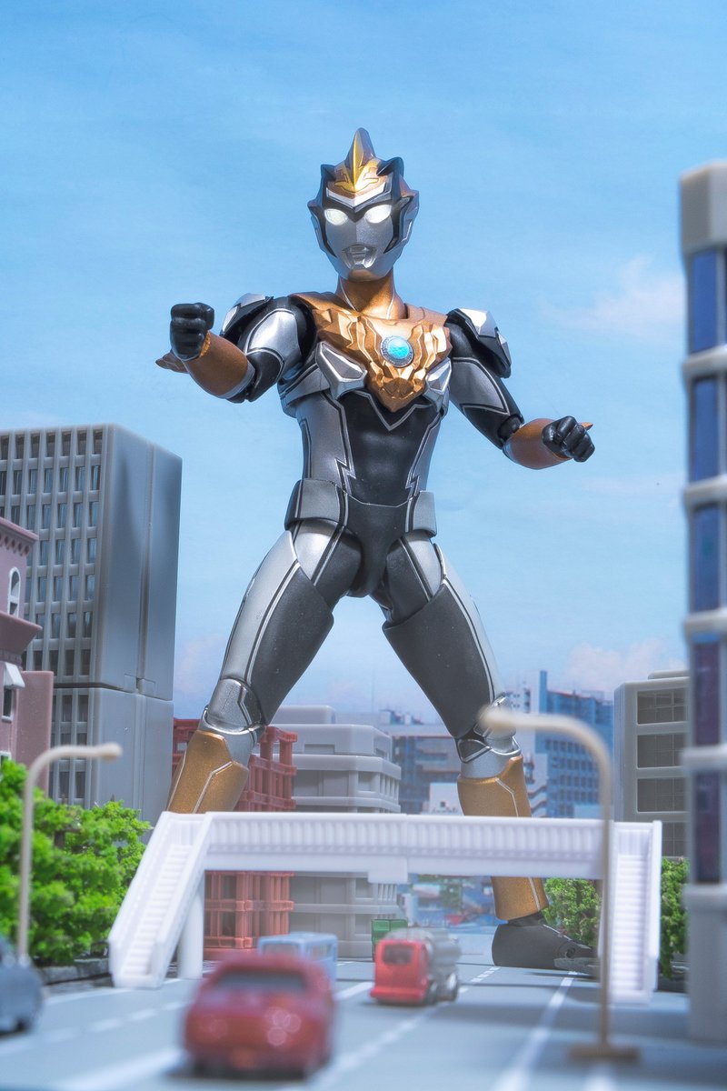 有難う！超動！！ほしかった歩道橋はこのサイズだ！今は真っ白だから