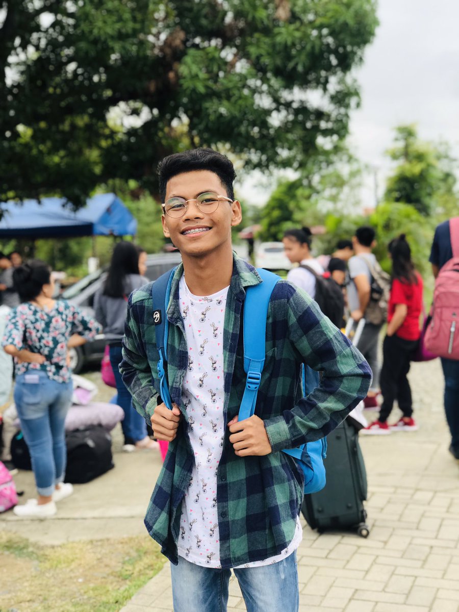 grldtbtgl_18's tweet photo. After 3days and now im here again😊
#DiscoveryWeekend
#1stbatch https://t.co/3SXXk764zM