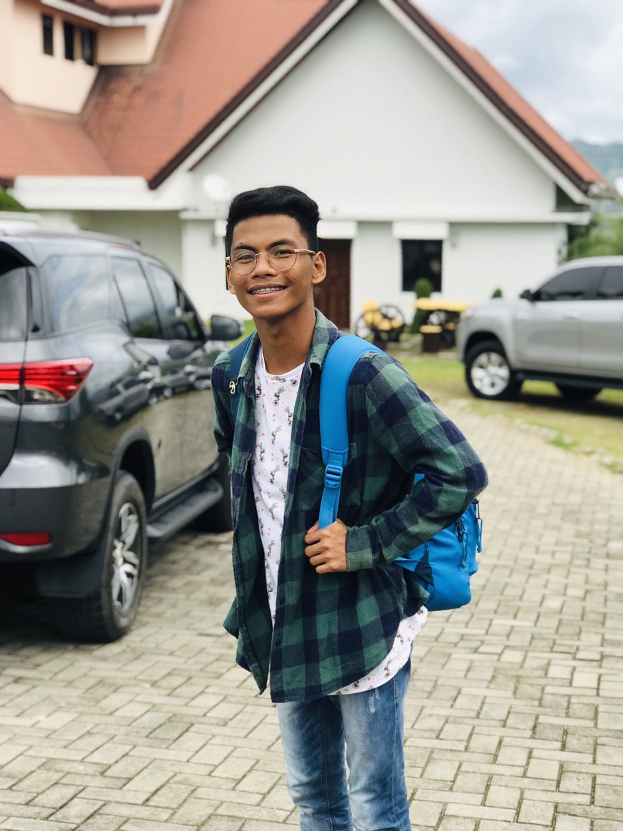 grldtbtgl_18's tweet photo. After 3days and now im here again😊
#DiscoveryWeekend
#1stbatch https://t.co/3SXXk764zM