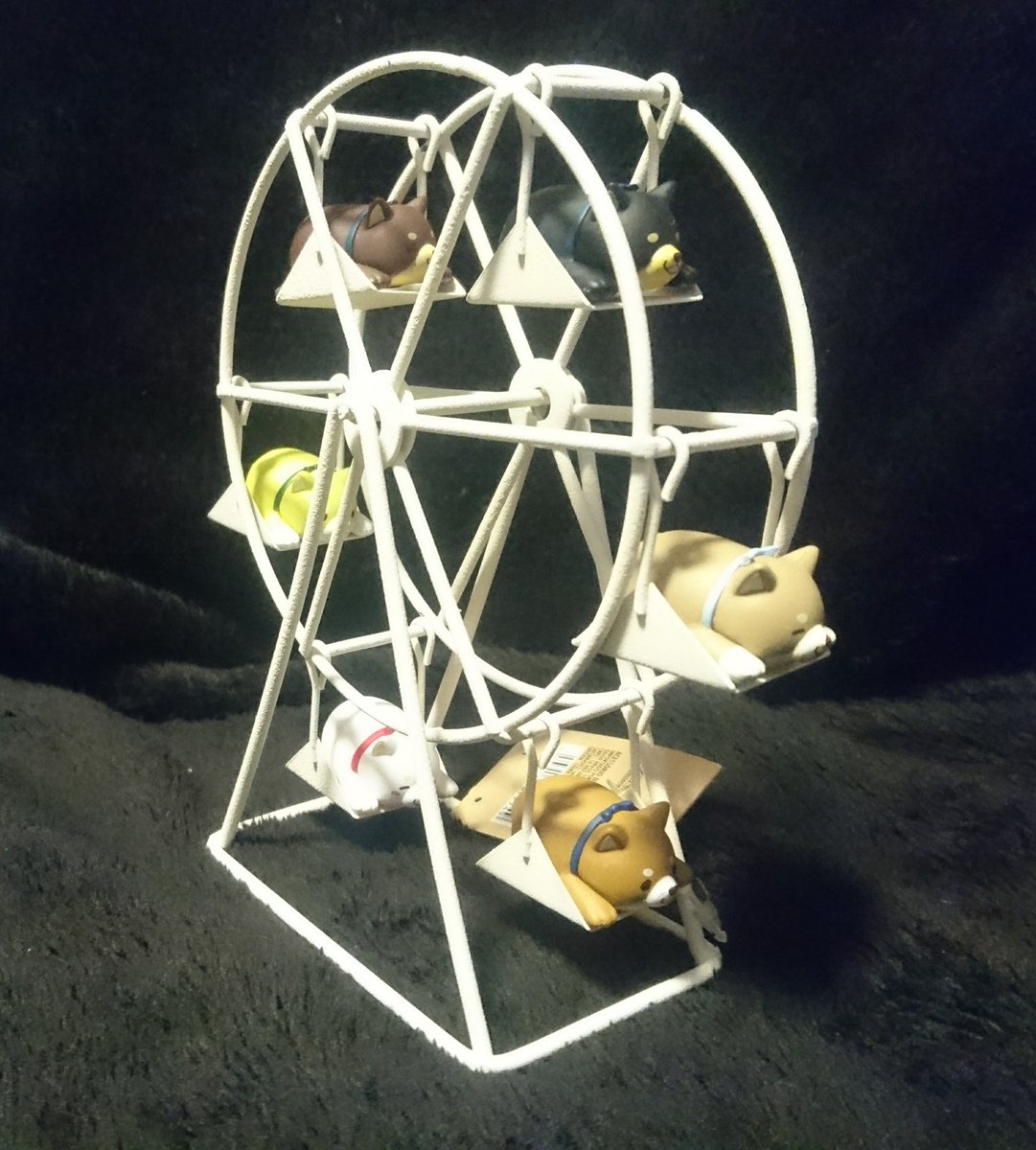 かむしば ダイソーで買った観覧車に乗せてみた もちしば観覧車 忠犬もちしば もちしば T Co 0gxmjpqacp Twitter