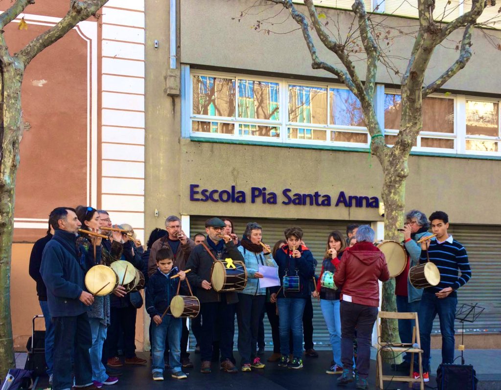 Avui han començat els actes de celebració de #flabiol300, un any amb d'activitats per commemorar els 300 anys de la primera referència escrita del flabiol a #Mataró i per posar en valor aquest instrument tant present entre els músics mataronins. Atents als actes de <a href="/flabiol300/">300 anys de flabiol a Mataró</a>!