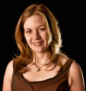 Anna Tabbush is a talented fiddle player and singer. Coming from a musical family, she and her sisters have been to Folk Camps since she was 11.  Anna will be joint musician with Sarah Malleson for the May Bank Holiday weekend in Loxwood. An excellent start to the 2019 season.