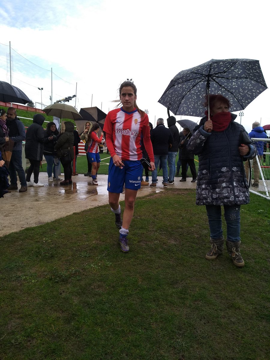 sportingdegijo3's tweet photo. Final del partido. 0-2. Mejores del Sporting la portera y las delanteras #Mariayeres e Irene. Se nota la diferencia de edad . #PuxaSporting https://t.co/7gZX1HIZmO