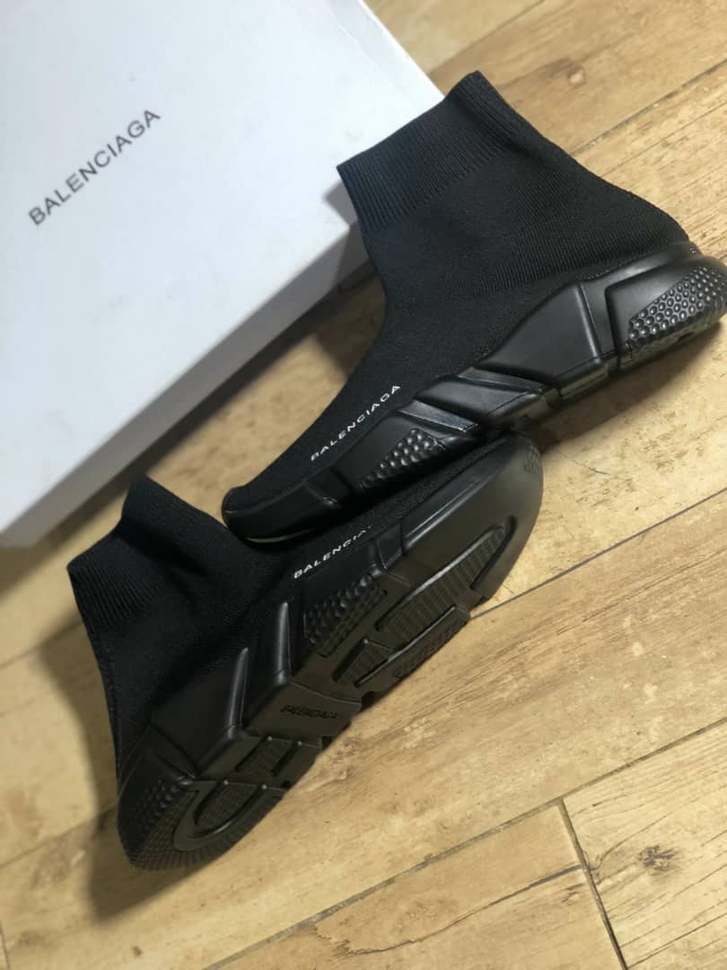 fajoyusuf's tweet photo. Woss Woss Wobi
Original BALENCIAGA SPEED TRAINERS
▪SIZE 40 - 45
▪₦28,000❌
▪₦25,000✔ 
▪NEGOTIABLE 
▪DM to order or WhatsApp +2348183968691
▪Nationwide Delivery✈
▪kindly RETWEET 
#YoungEntrepreneurs
#InMyLineOfWork
#CJNOnnoghen
#twitterentrepreneurs https://t.co/U8RWHCbKV7