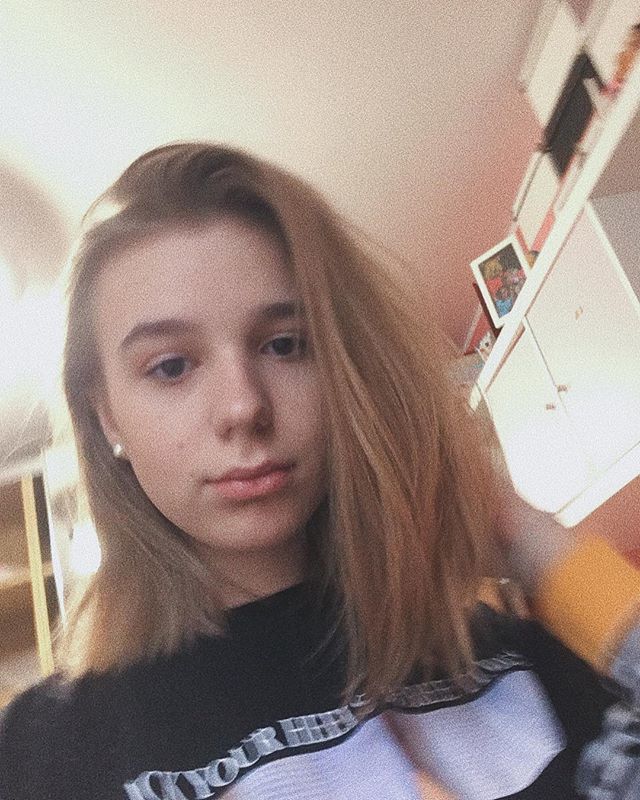 andreea_ionesc's tweet photo. I see it, I like it, 
I want it, I got it 🌟
.
.
.
.
.
 #eyes #cosmetics #makeupaddict #lipstick #skincare #makeupmess #makeupblogger #instabeauty #lips #HypeBeast #vscoportrait #ig_mood #discoverportrait #portraitphotography #profile_vision #bleachmy… https://t.co/rqI6q0cAvs https://t.co/Cq8I8Xg8o0