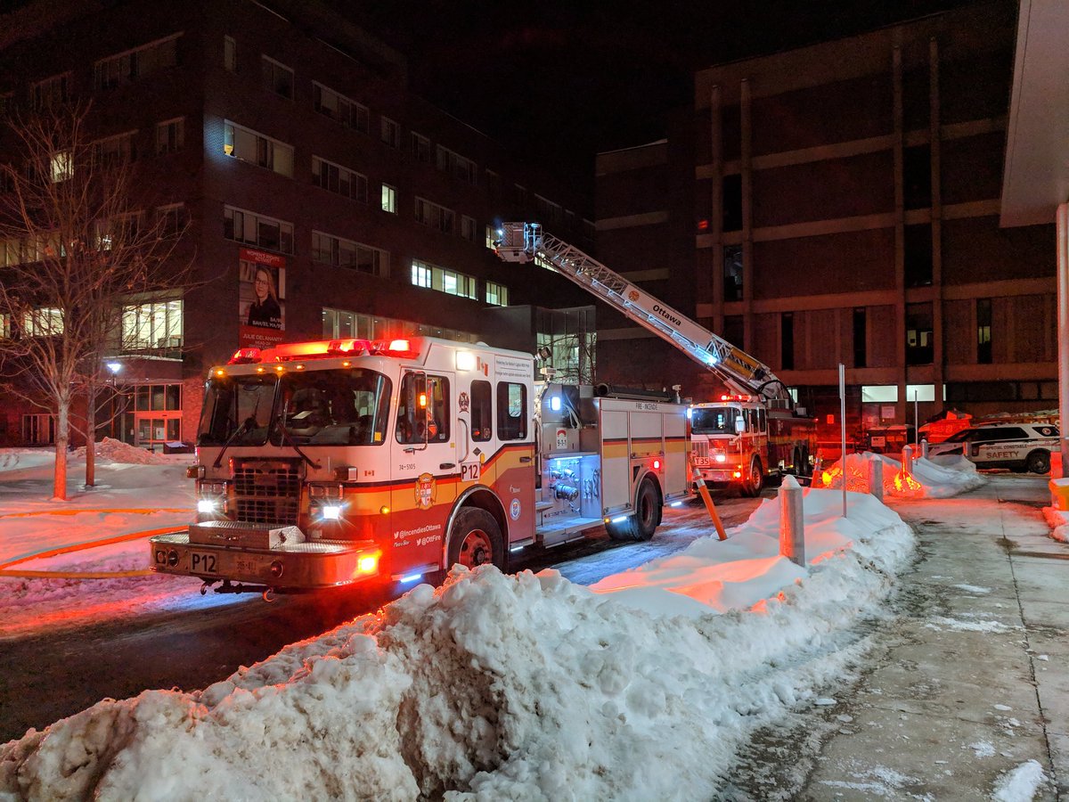 Fire at Carleton U. chemistry building extinguished; no injuries reported bit.ly/2FOusL3 #ottnews https://t.co/KjN0NTIp1X