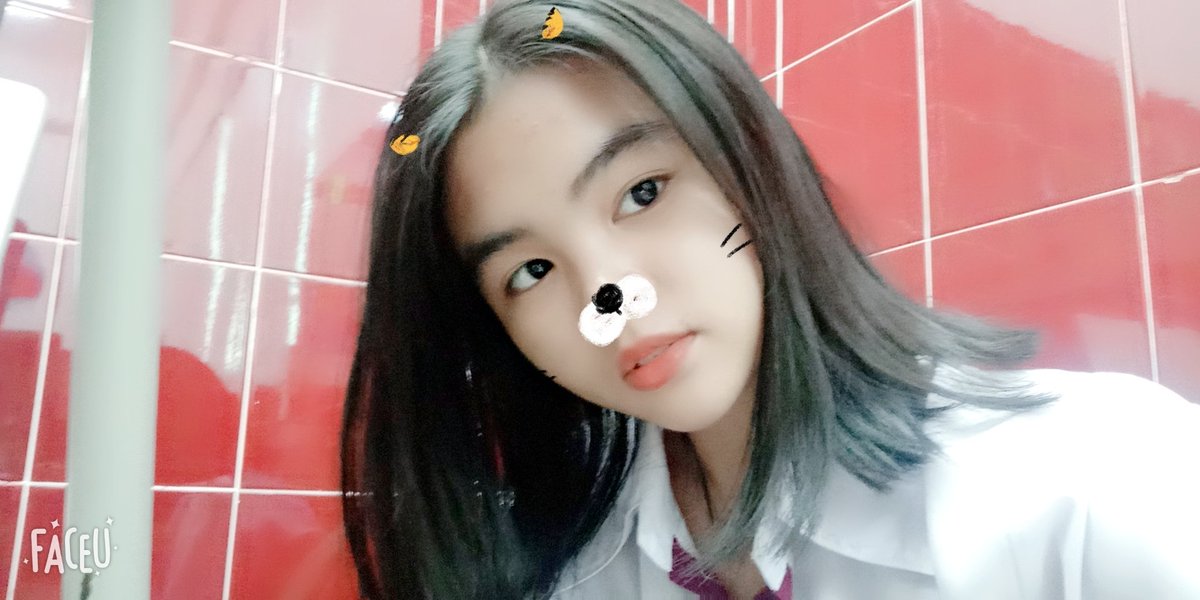 JkarenPham's tweet image. #ceremony #secondaryschool #inter1 #913 #morning #selfie #asianinternationalschool