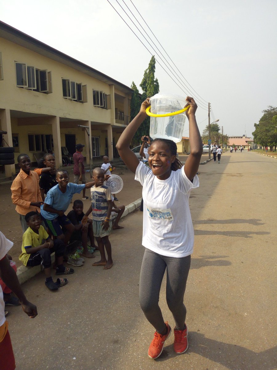Temple_Oraeki's tweet photo. Different countries, different tribes, different gender, different organizations... but all like-minded and united to End Water Poverty in Nigeria. The #LagosWaterRun was an epic advocacy initiative by @hopespringH2O and @an_awake 

#LWR19 #LagosWaterRun #Act4SDGs #RunningDry https://t.co/K4XBZdaDYh