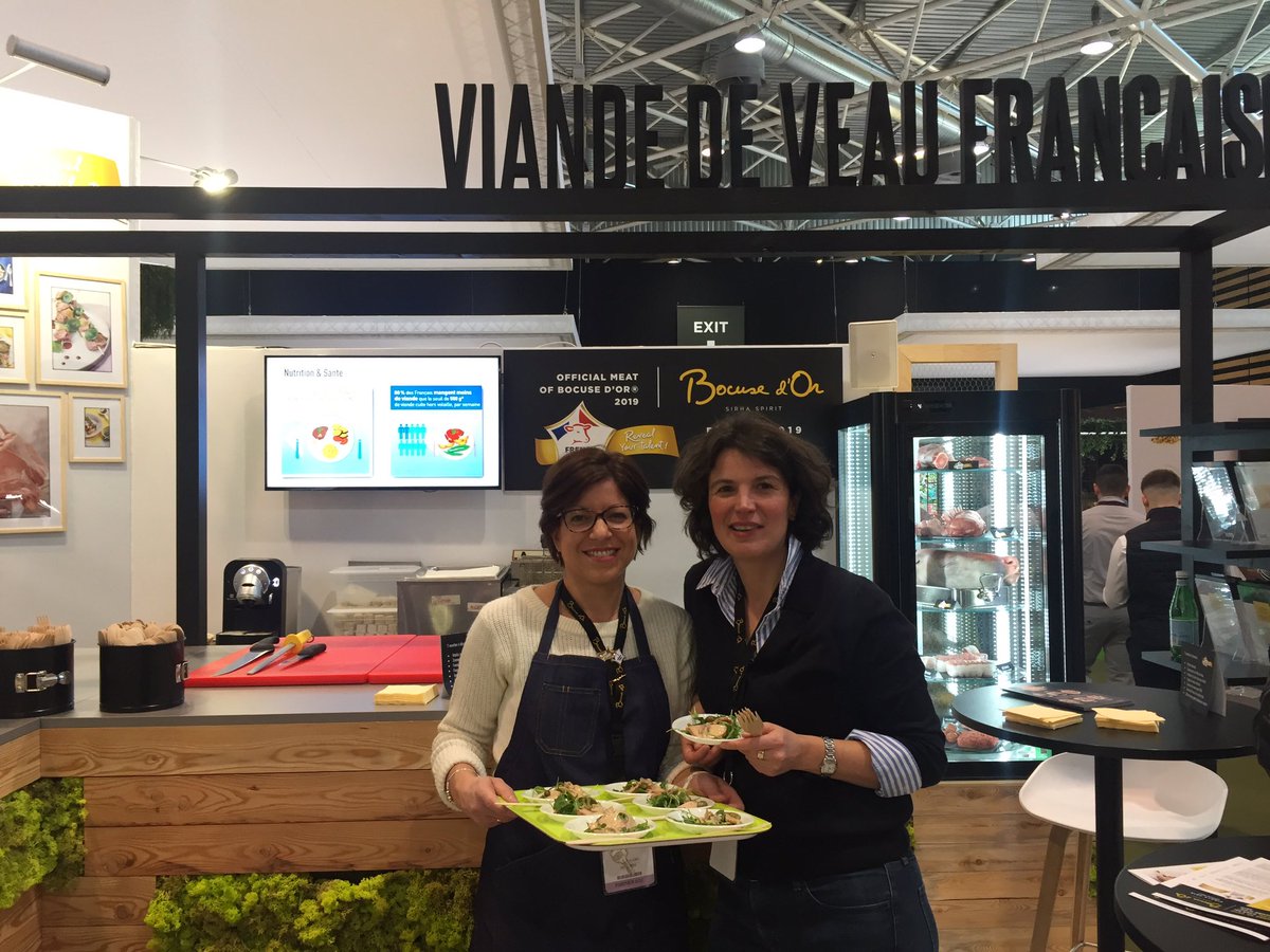 aurelie_kolski's tweet photo. La dream team du #veal sur l’espace partenaires du @Bocusedor. On commence par un #vittello tonnato https://t.co/66s2xi5h2U
