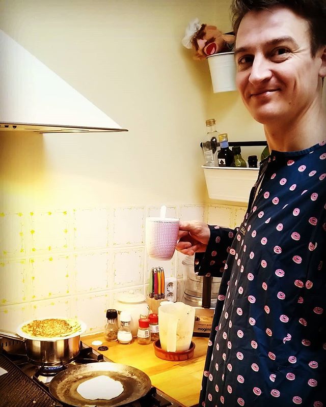basrenooij's tweet photo. Zondagochtend ritueel.
Pannenkoeken in Pockies 😀🥞 #pannenkoeken #pancakes #pockies https://t.co/NLy2mrlrVp https://t.co/ovhTo1rWPU
