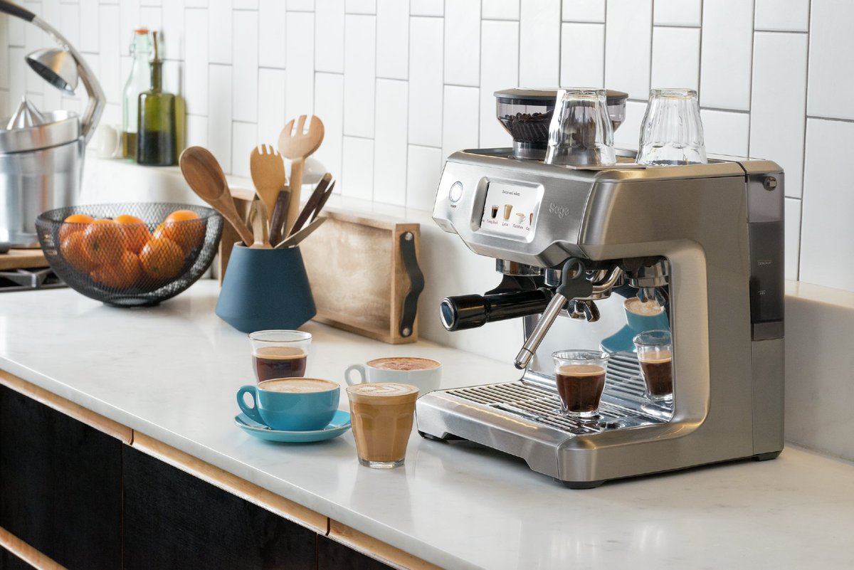 Curious what the difference between a latte and a cappuccino is? Our in-house experts break it down here: bit.ly/2FXunE1