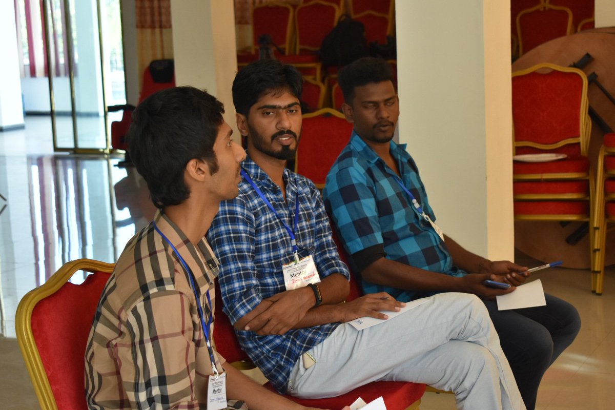 SWSrilanka's tweet photo. Mock Pitches are done by the participants here at #SWJaffnaV3 https://t.co/z0kD3MYncQ