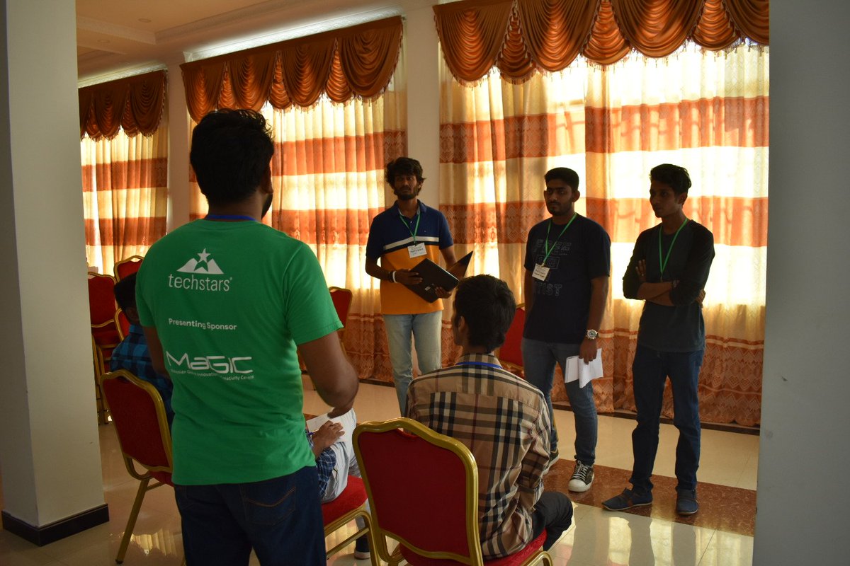 SWSrilanka's tweet photo. Mock Pitches are done by the participants here at #SWJaffnaV3 https://t.co/z0kD3MYncQ