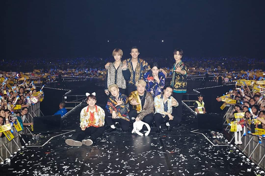 JiyoungYesung's tweet photo. Say cheese 😆😆
#SayCheese_슈주
#ELFLaughingParty https://t.co/l6ZcNbmzOs