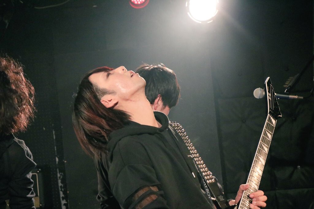 Makoto_nyx's tweet photo. 昨夜は
長野ジェンキンスさん主催のイベント

HEAVY METAL &amp; HARD ROCK
BURNING LIVE Vol.13

にてやってきました^_^
メタラーの俺はNyxでこのイベントに出れたのはとても嬉しいです
呼んで頂きありがとうございました！

STAY METAL🤘
写真はうっちーさんに撮って頂きました！���りがとうございます！ https://t.co/0HBjAm9WxL