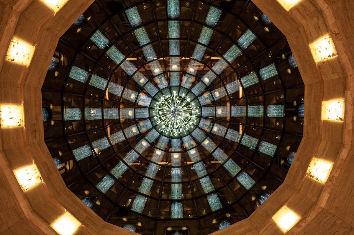 La Cupola is an architectural beauty, an ideal all-day dining location that will fascinate you from all its perspectives! 
#parkhyattmilan