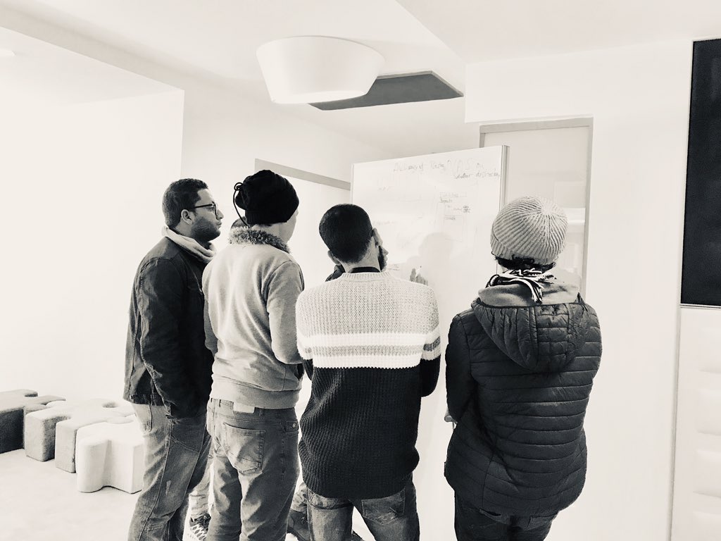 YouCode18's tweet photo. Power of sharing #peerlearning #sharingknowledge #programing #together #YouCodeStudents https://t.co/GqrWWrPT8M