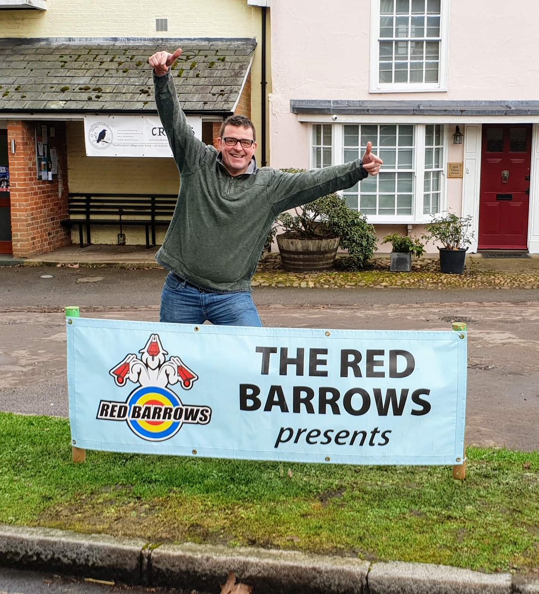 A great night last night @ The Wethersfield Club, Essex, for Reptile Dysfunction with loads of money raised. Final count to follow but a rough count was bloody loads. Amazing support from Mols, great support from #Toppesfield and #Wethersfield. Thank you!!! #redbarrows