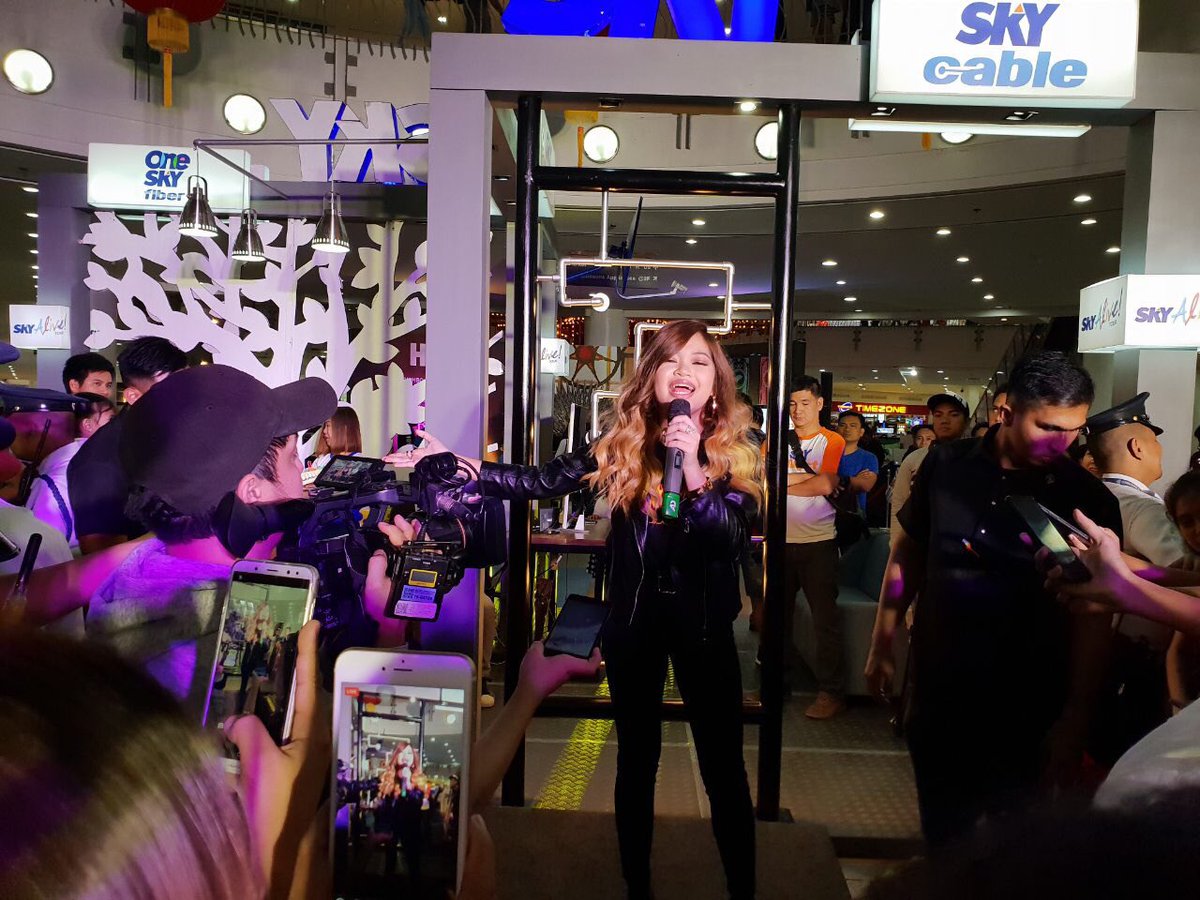 mySKYupdates's tweet photo. #JanineBerdin rocking out with the #SKYAlive Tour crowd and #GameofThrones cosplayers earlier today!!! https://t.co/c2UzKT2P03