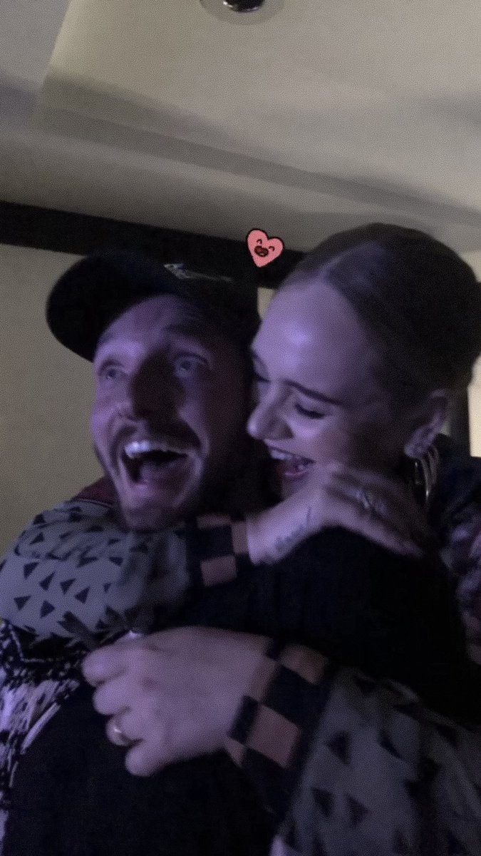 incredibleadele's tweet image. so cute😻