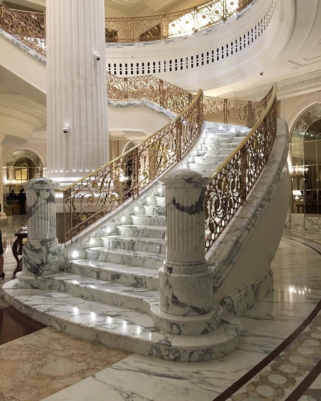 Мраморная лестница Ленинка