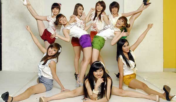 -TRY NOT TO SING/DANCE/MOVE/CRINGE CHALLENGE-

EDISI : BOY/GIRLBAND INDONESIA

[A THREAD]