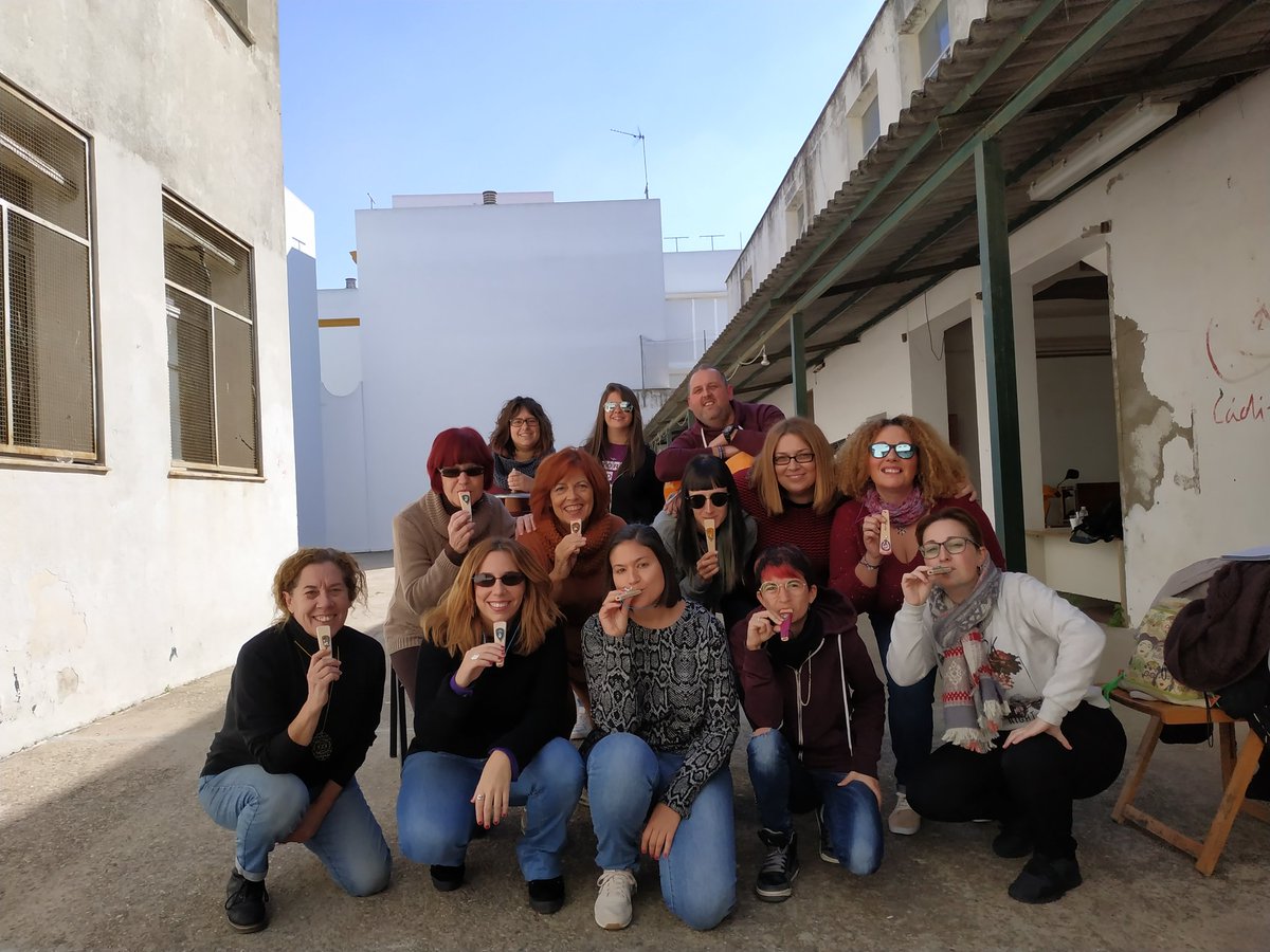 Dominguito de ensayo del Komando Radical de las Princesas! <a href="/femicarnaval/">Carnaval feminista</a> #CarnavalFeminista #Chirigota