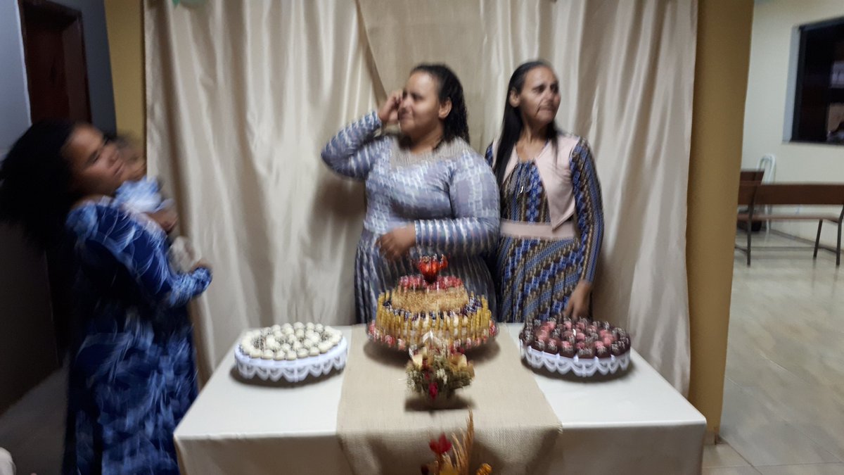 sandra73flor1's tweet photo. Mais um dia de Vitória 
Feliz aniversário 
Parabens https://t.co/lTVzVXiSUa