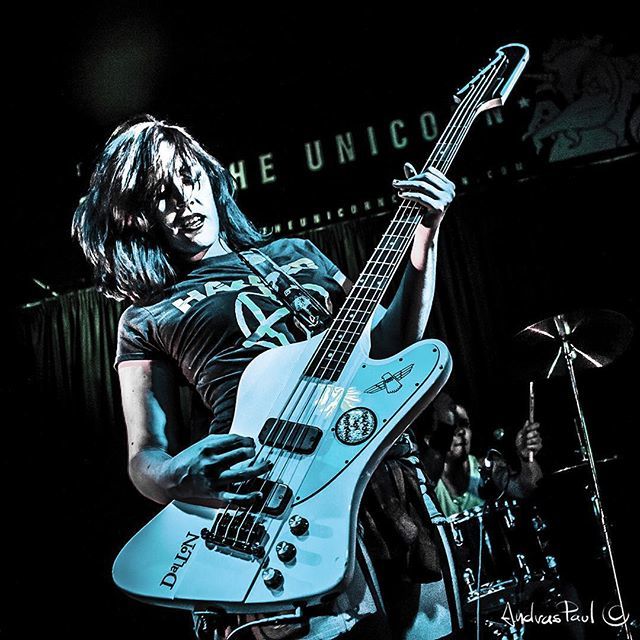 andraspaulcom's tweet photo. Alice @alicemakesstuffgoboom of The Black Bullets @theblackbullets13 rockin' on back @theunicornrises #theblackbullets #concertphotography #livemusicphotography #chasingthelightart #womeninmusic #audioloveofficial #musicphoto #liveconcert #bestmusicshot… https://t.co/3434llOq6T https://t.co/IEh4TiWFIB