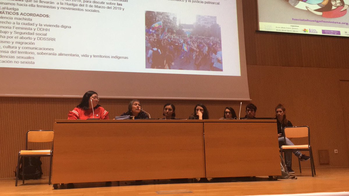 HuelgaFeminista's tweet photo. Para cerrar este #VEncuentro8M2019, un espacio para la sororidad internacional: compañeras de Argentina, Chile, Honduras, Nicaragua, Alemania, Francia, Italia y Turquia nos cuentan la situación de sus países. ¡Y seguiremos sumando, hasta que estemos todas! 
#GritoGlobal https://t.co/MSzTccsD3j