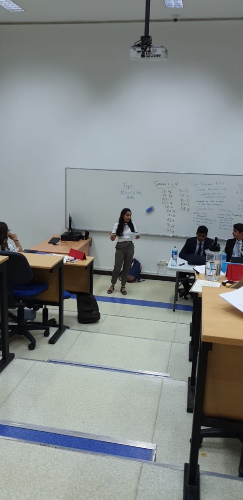 Mawakeb_Barsha's tweet image. Second committee session of the 2019 #HMCD conference: our #delegates discussed various topics in international &amp;amp; domestic committees. #debating #excellence #commitment #hmcd2019 #ideasworthsharing #youthempowerment