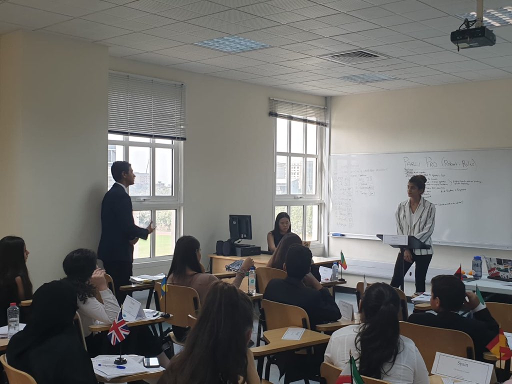 Mawakeb_Barsha's tweet image. Second committee session of the 2019 #HMCD conference: our #delegates discussed various topics in international &amp;amp; domestic committees. #debating #excellence #commitment #hmcd2019 #ideasworthsharing #youthempowerment