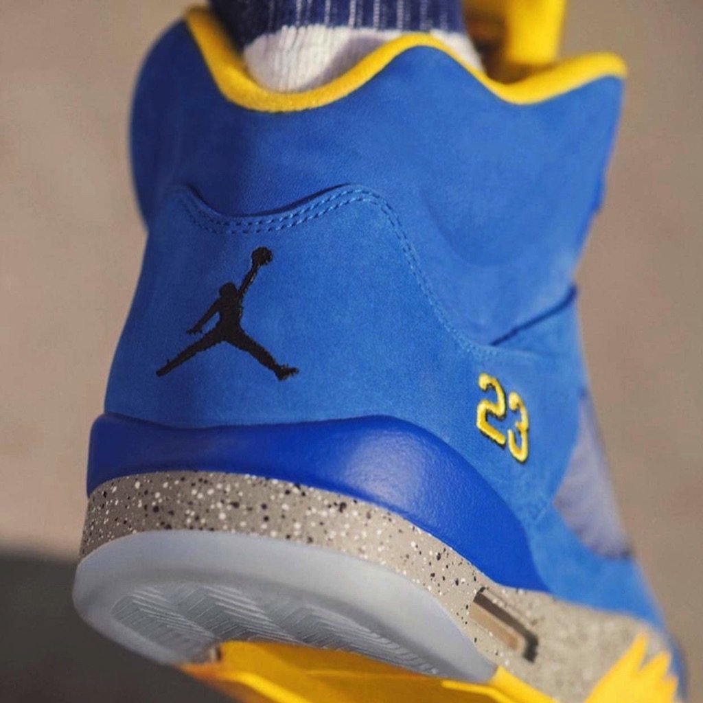 Shiekh's tweet photo. The AirJordan 5 "Laney" the infamous time where #MichaelJordan didn't make it on the varsity team as a sophomore at Emsley A. Laney HS. Not knowing that one day he would become a legend. 🐐🏀
#goat #MJ #23 #Laney5 #legend #coppedatshiekh https://t.co/VEN7cGNiOK